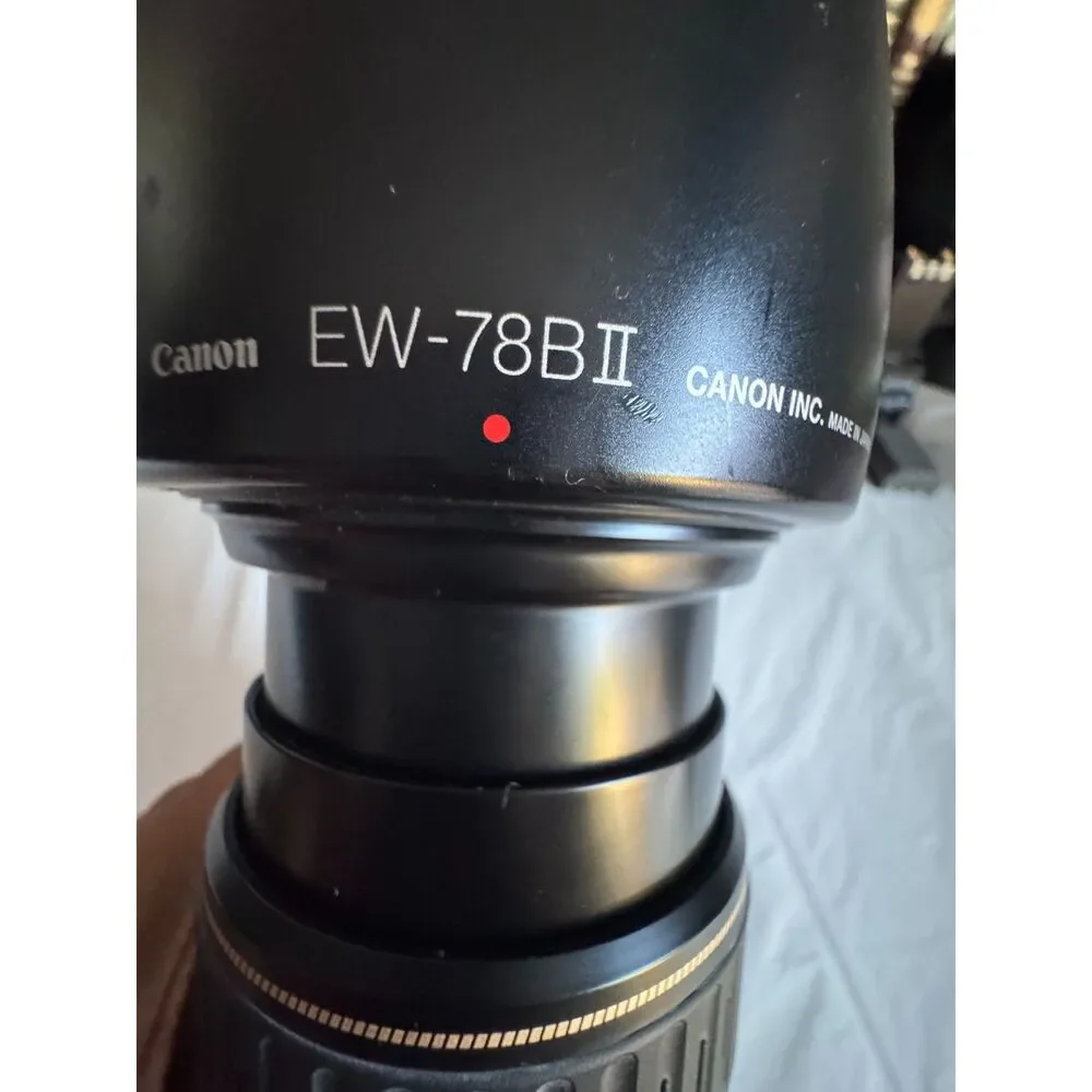 Canon EF 28-135mm f/3.5-5.6 IS USM Lens w/ Canon Hood Caps Made Japan